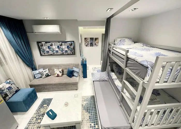 Luxury Studio House 589-2